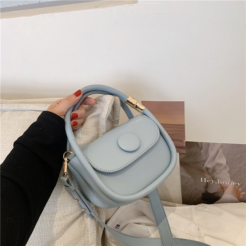 Minimalist Ladies Handbag for Everyday Use